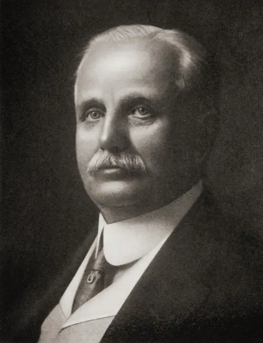 Formal portrait photograph of Frank Winfield Woolworth in a dark suit and high collar.