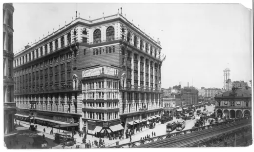 Herald Square looking toward Macy's, with the elevated railroad at right, in 1905.
