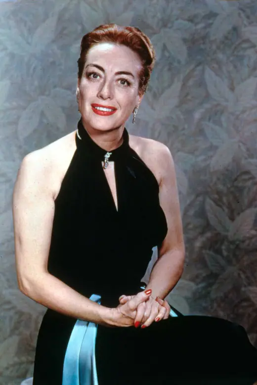 Newspaper portrait of an actress in 1952, three-quarter view.