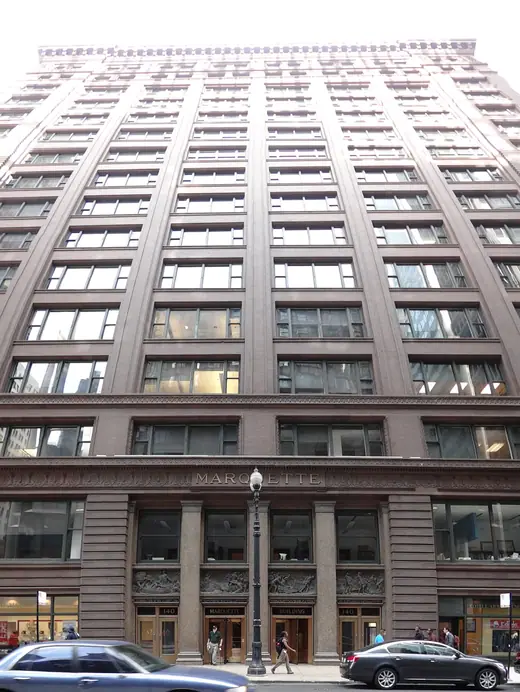 The Marquette Building at 140 South Dearborn Street in Chicago, seen from the sidewalk.