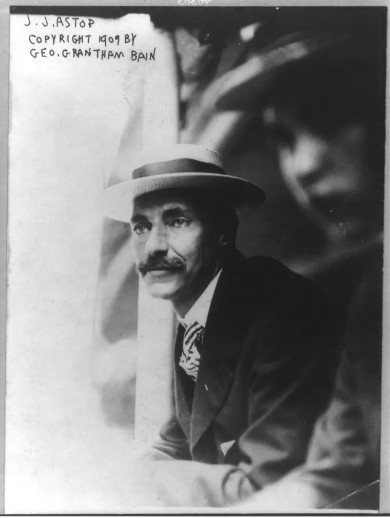 Press portrait of Colonel John Jacob Astor IV, taken around 1909.