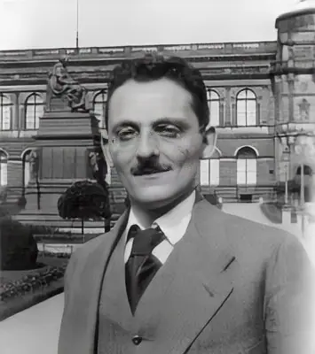 Max Brod photographed in Dresden in 1914.