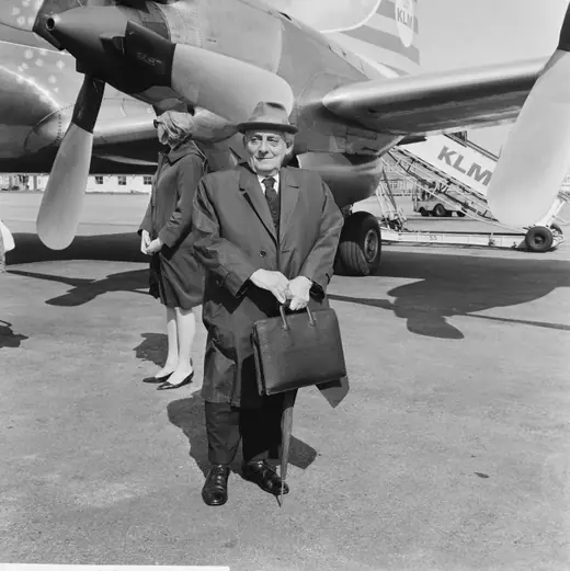 Max Brod arriving at Schiphol airport in September 1965.