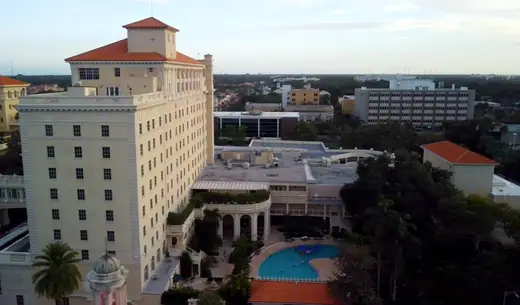 Rear and north elevation of the Fort Harrison Hotel, a large multi-storey building in Clearwater, Florida.