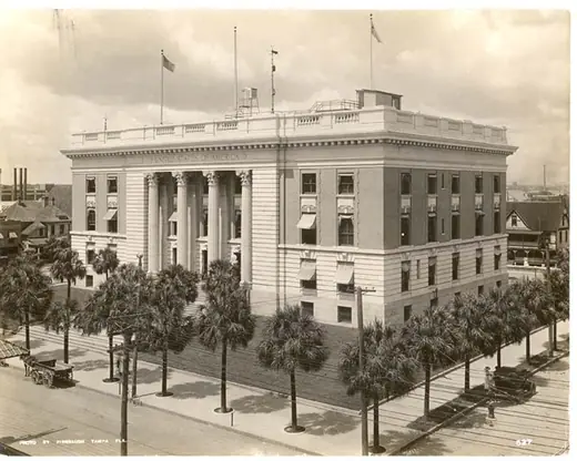 An archival photograph of the 1905 federal courthouse, post office and custom house in Tampa.