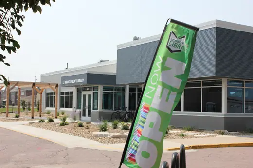 Exterior facade of the Le Mars Public Library in Le Mars, Iowa.
