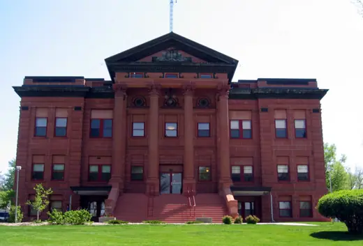 Front elevation of the Plymouth County Courthouse in Le Mars, Iowa.